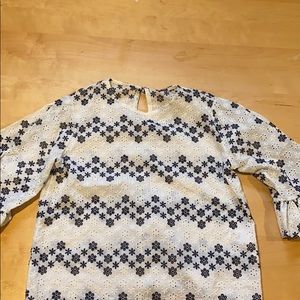 women’s vineyard vines blue and white blouse